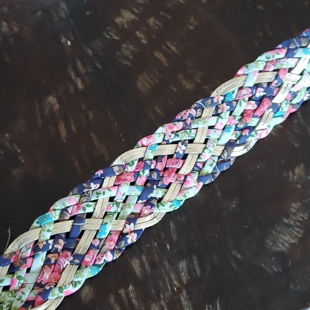 VINTAGE CHUNKY MULTICOLR BRAIDED BELT GIRLIE PINK PURPLE SILVER GREEN BLUE